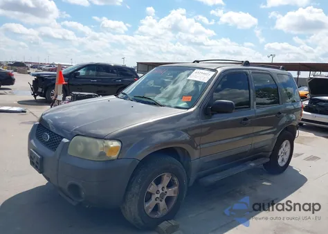 2005 Ford Escape Xlt z USA, uszkodzony, nr VIN 1FMYU031X5KA16323